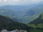 46 Vista sulla Val Serina, la conca di Zogno, la pianura